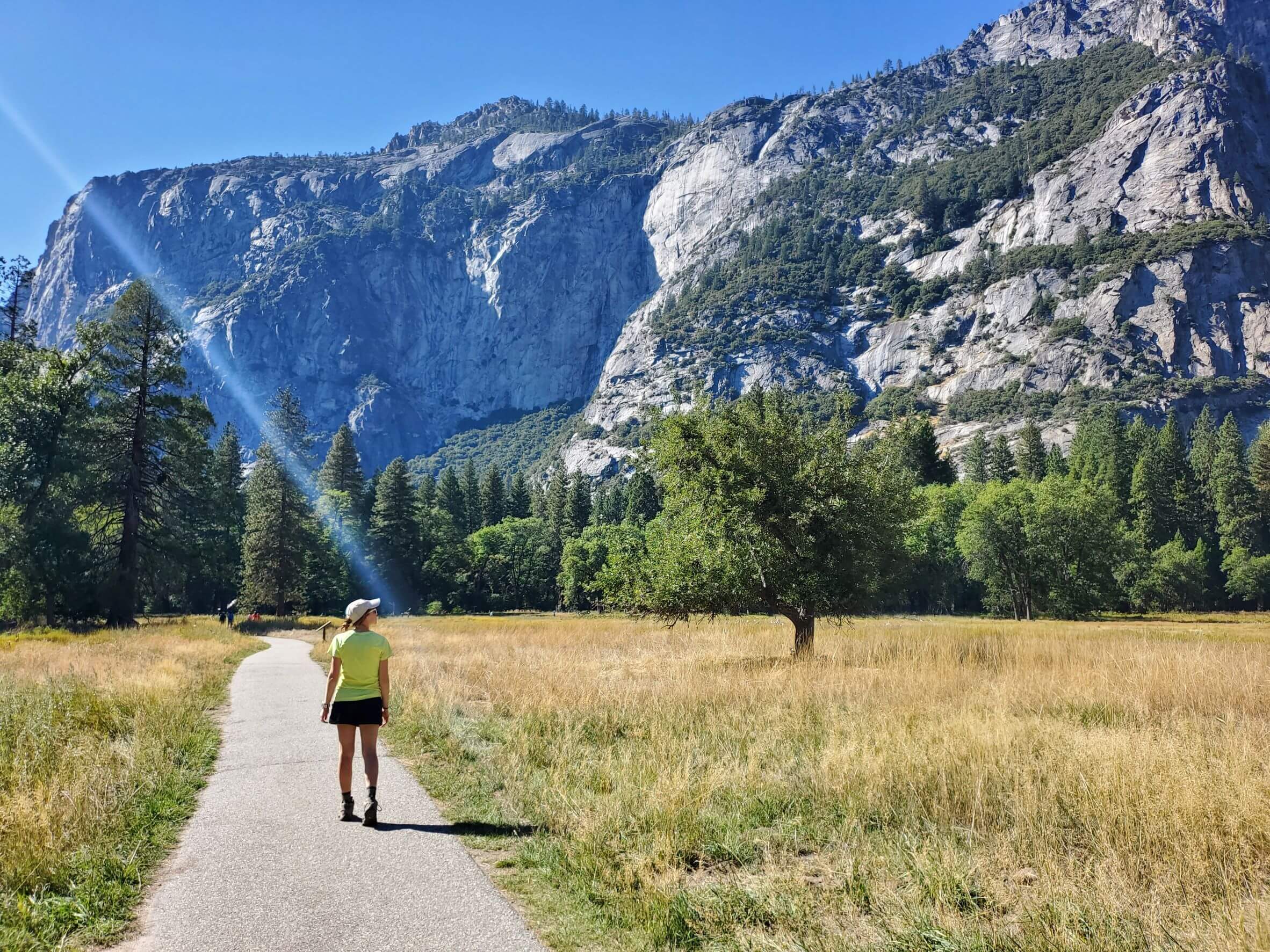 Best short outlet hikes in yosemite