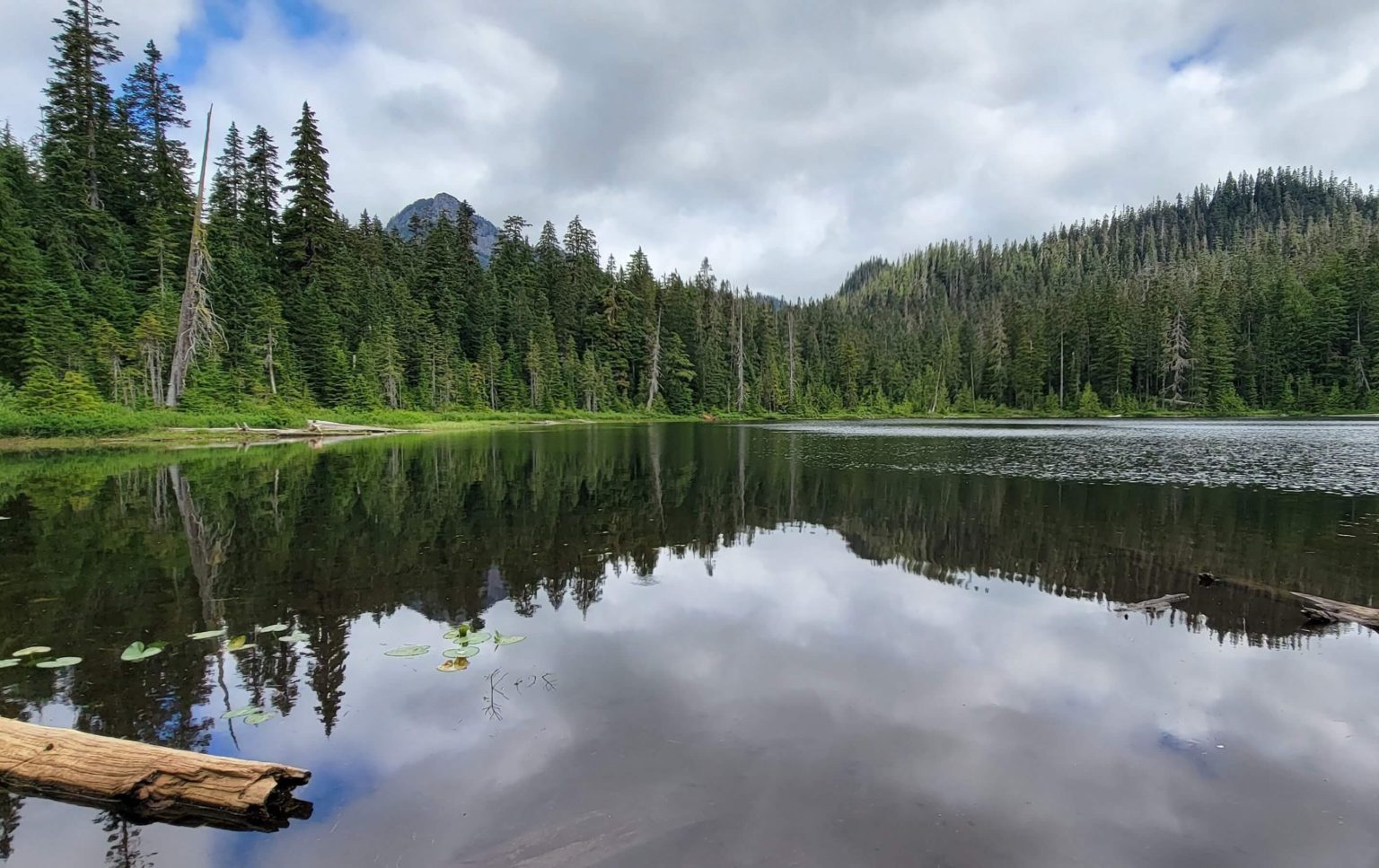 15 Spectacular Lake Hikes Near Seattle (For All Skill Levels)